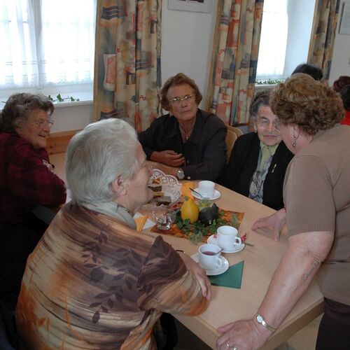 Maria Stummer, Katharina Huber, Marie Brandl, Rosa Zinner, Elfriede Brandl