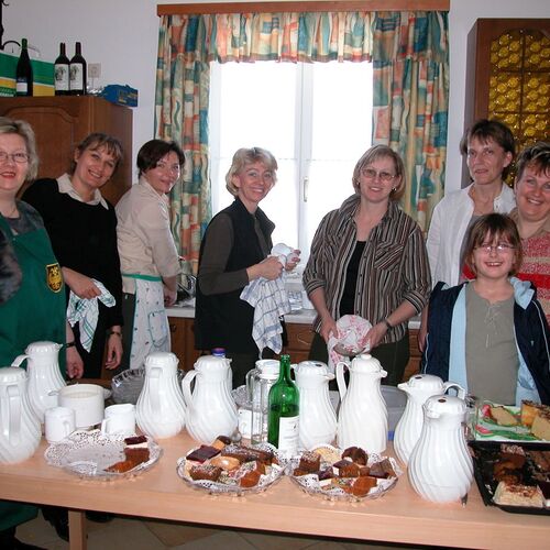 Phlomena Zinner, Adelheid Hiebler, Anita Altenriederer, Gertrude Reuter, Veronika Gusenbauer, Gabriele und Hanna Seitner, Eva Rauscher      
