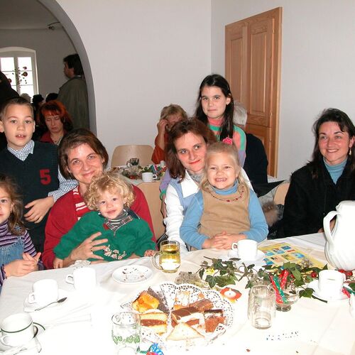 Sophie Koller, Dominik Gruber, Petra und Lukas Koller, Karin und Sabrina Gruber, NN, Eva Preiss          