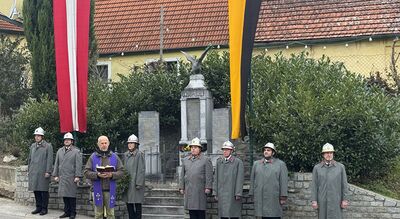 Gedenken Kriegerdenkmal Thallern